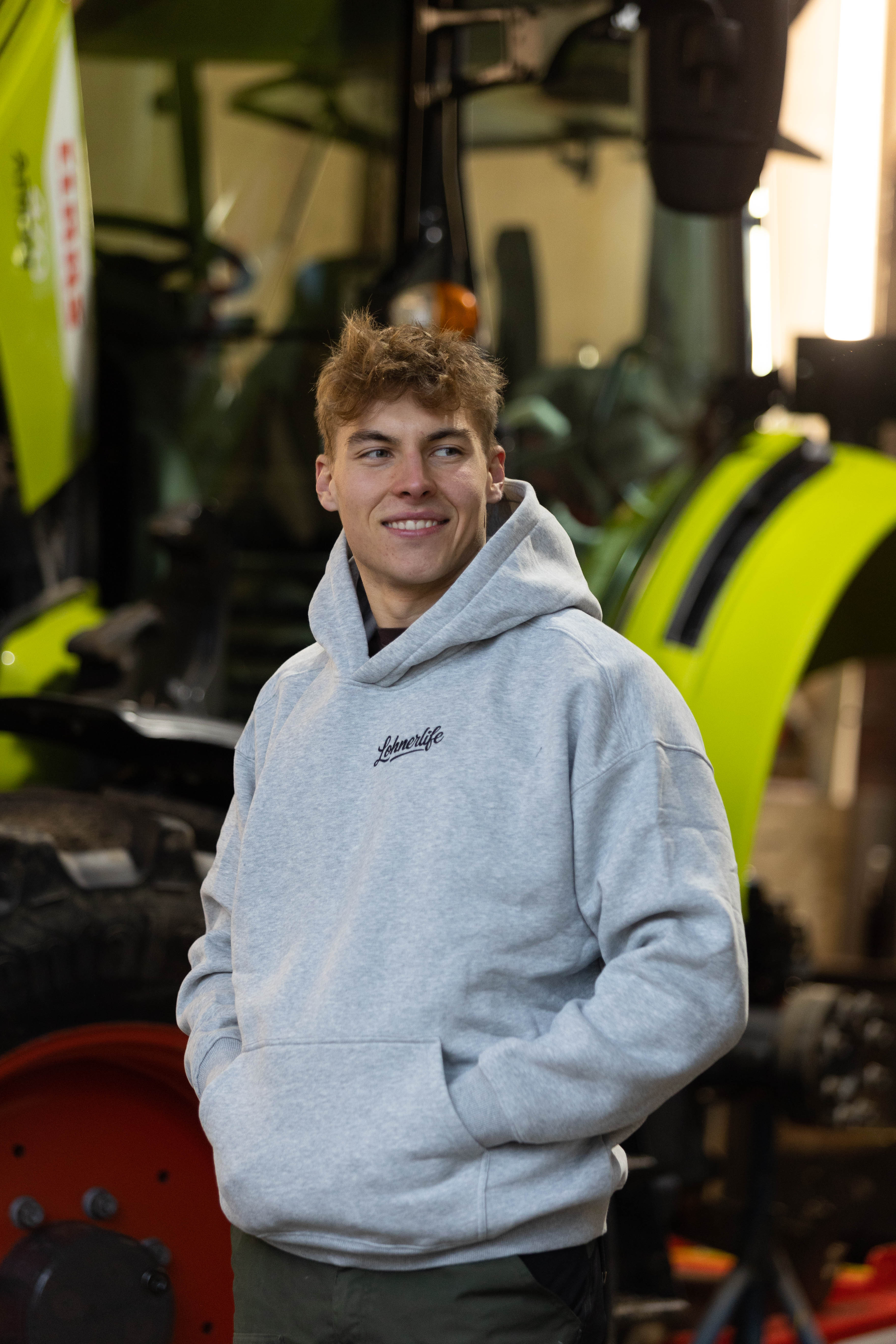 Lohnerlife - Heavy Oversized Hoodie | Gesticktes Motiv