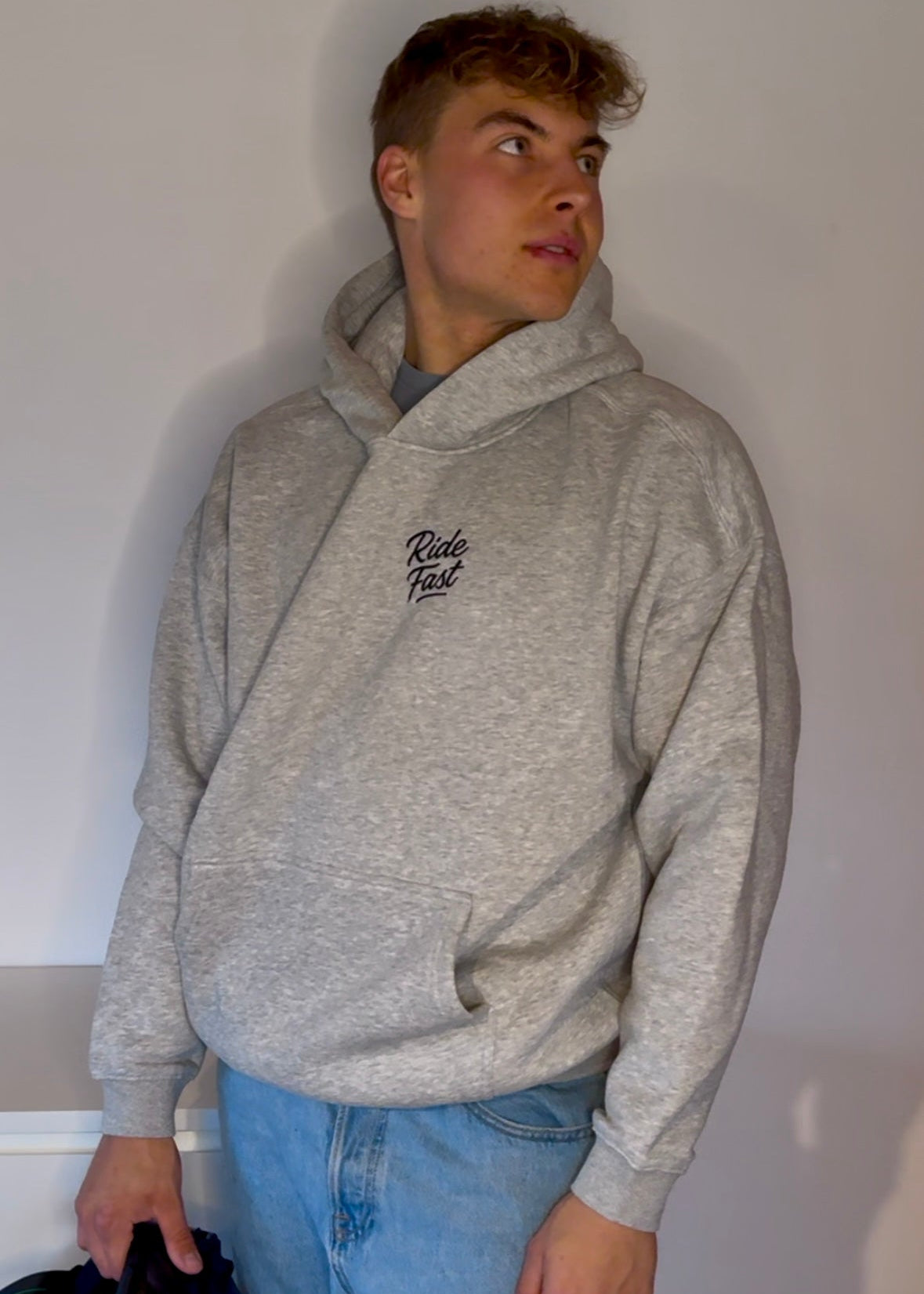 RideFast - Heavy Oversized Hoodie | Gesticktes Motiv