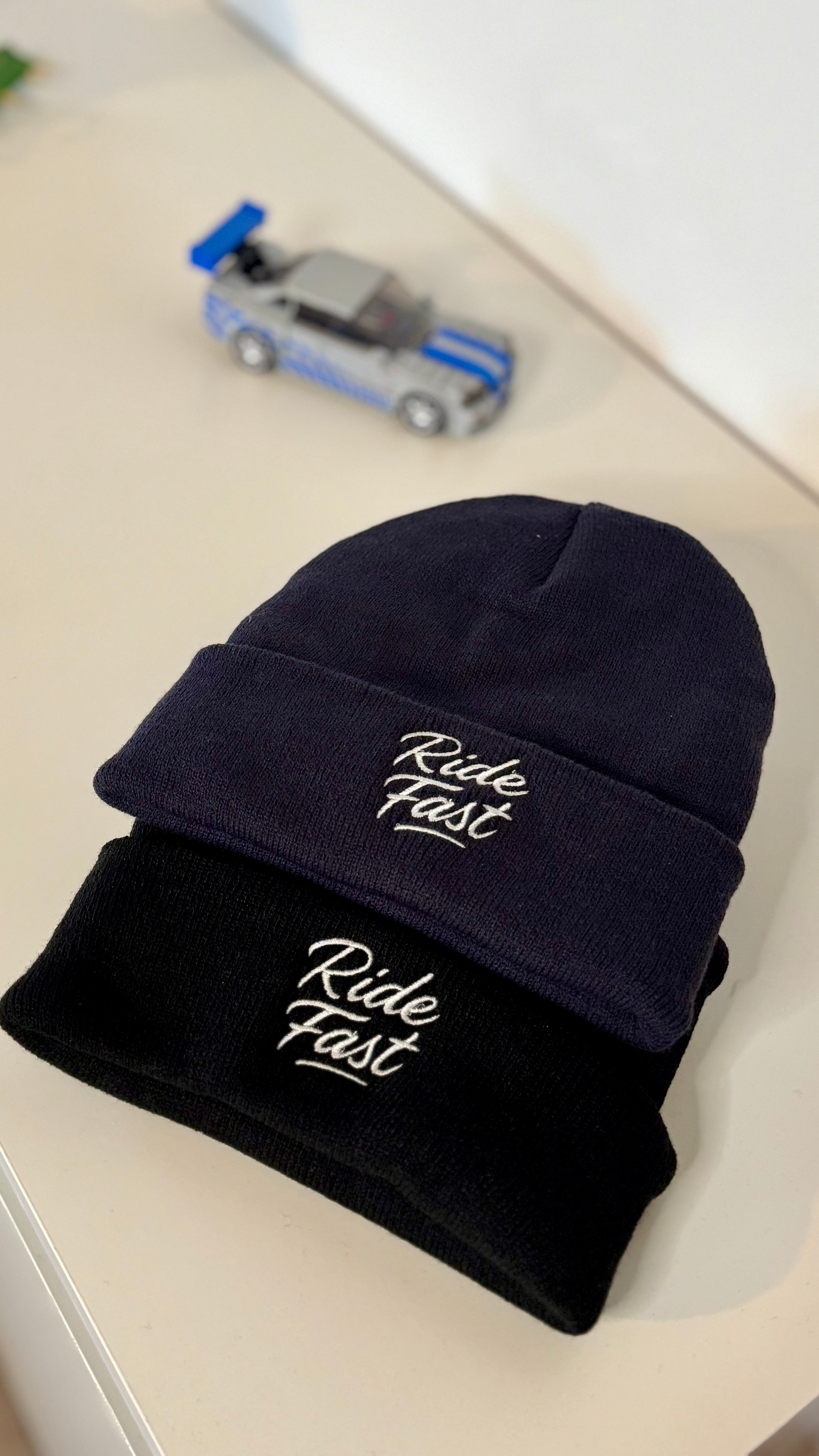 RideFast - Wintermütze | Gesticktes Motiv
