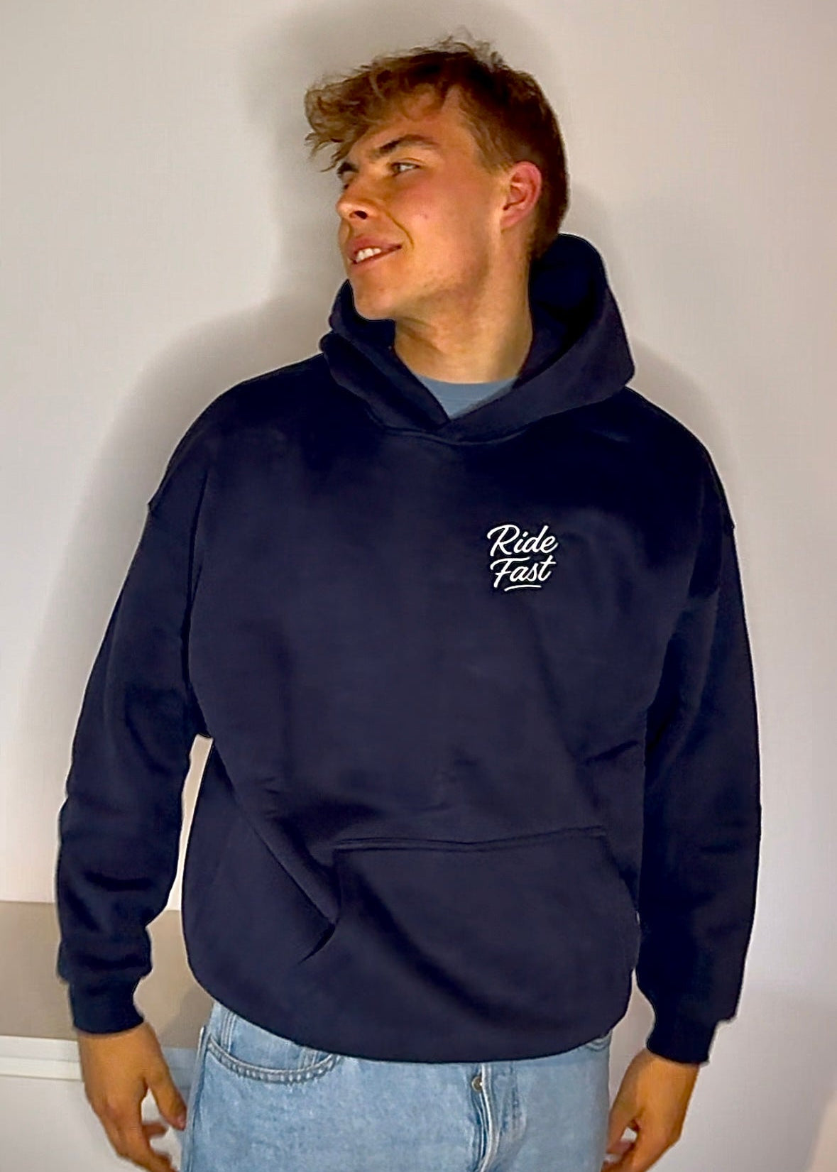 RideFast - Heavy Oversized Hoodie | Gesticktes Motiv